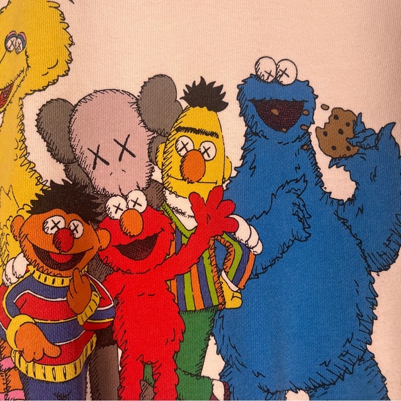 KAWS x Uniqlo x Sesame Street Group #2 Sweatshirt Unisex 3XL Fleece Streetwear - Picture 5 of 14